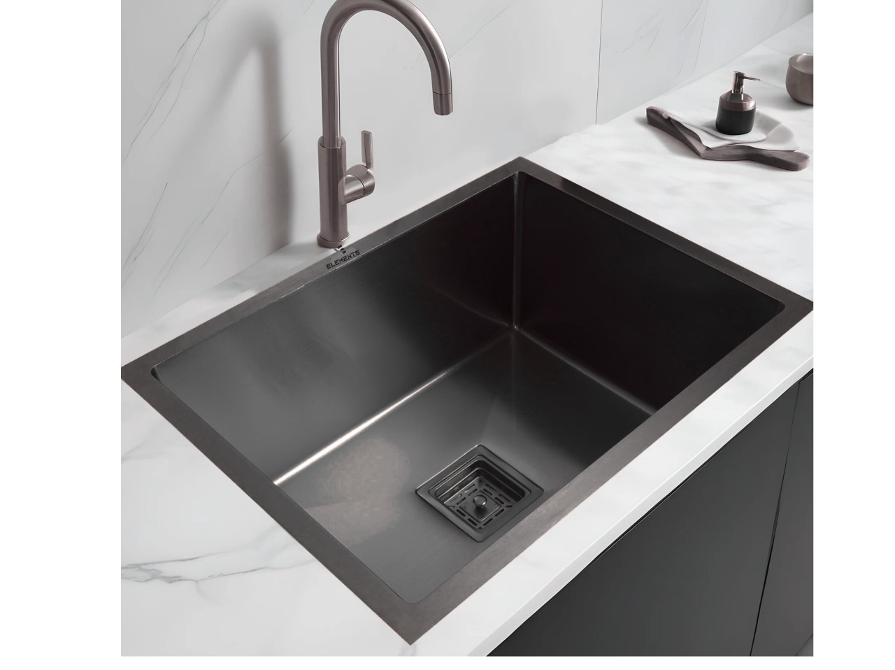 Handmade Single Bowl Kitchen Sink (24x18x9 inches)